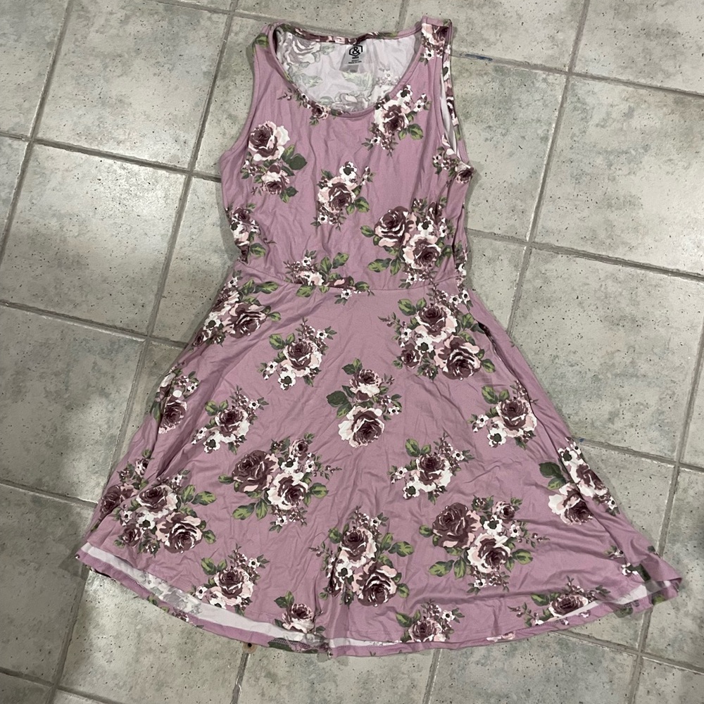 Agnes & Fora floral fisher